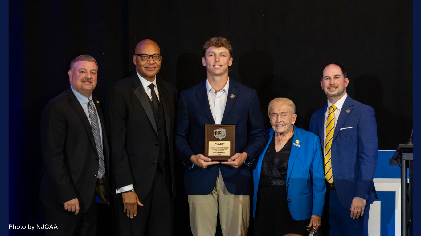 Surry&rsquo;s Elijah Palmer Receives Lea Plarski Award